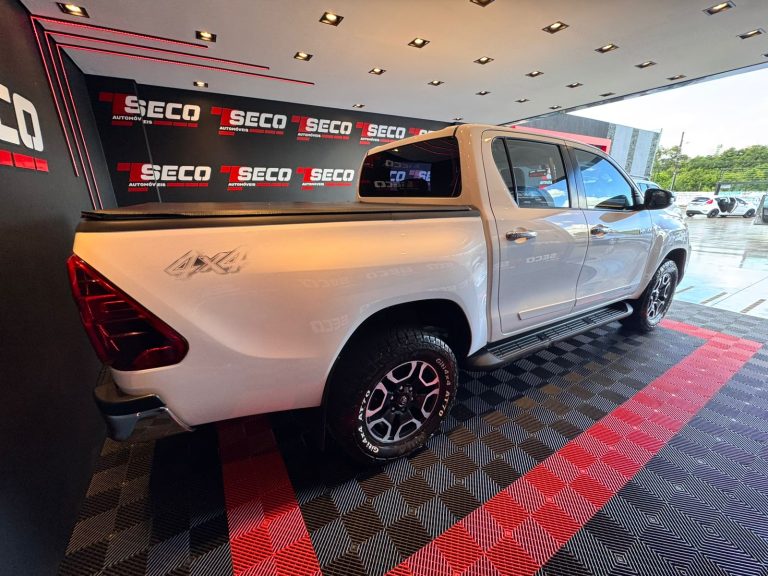 TOYOTA Hilux SR 2.7