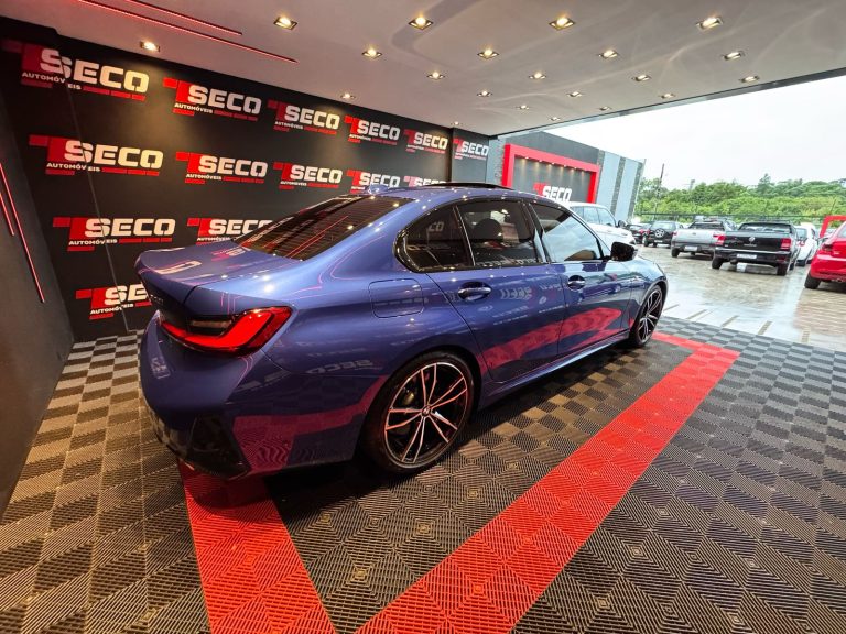 BMW 320i M SPORT BMW 320i M SPORT