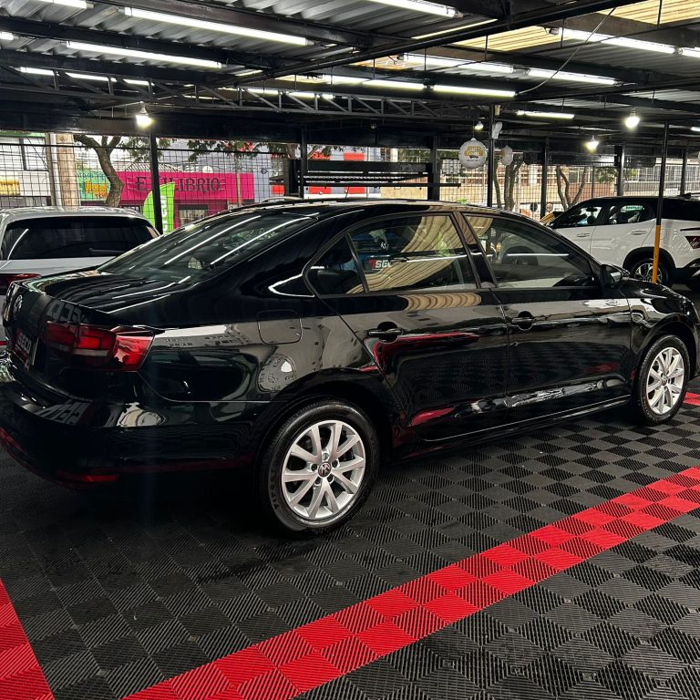 VOLKSWAGEN JETTA TRENDLINE 2.0