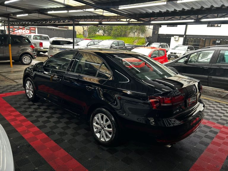 VOLKSWAGEN JETTA TRENDLINE 2.0