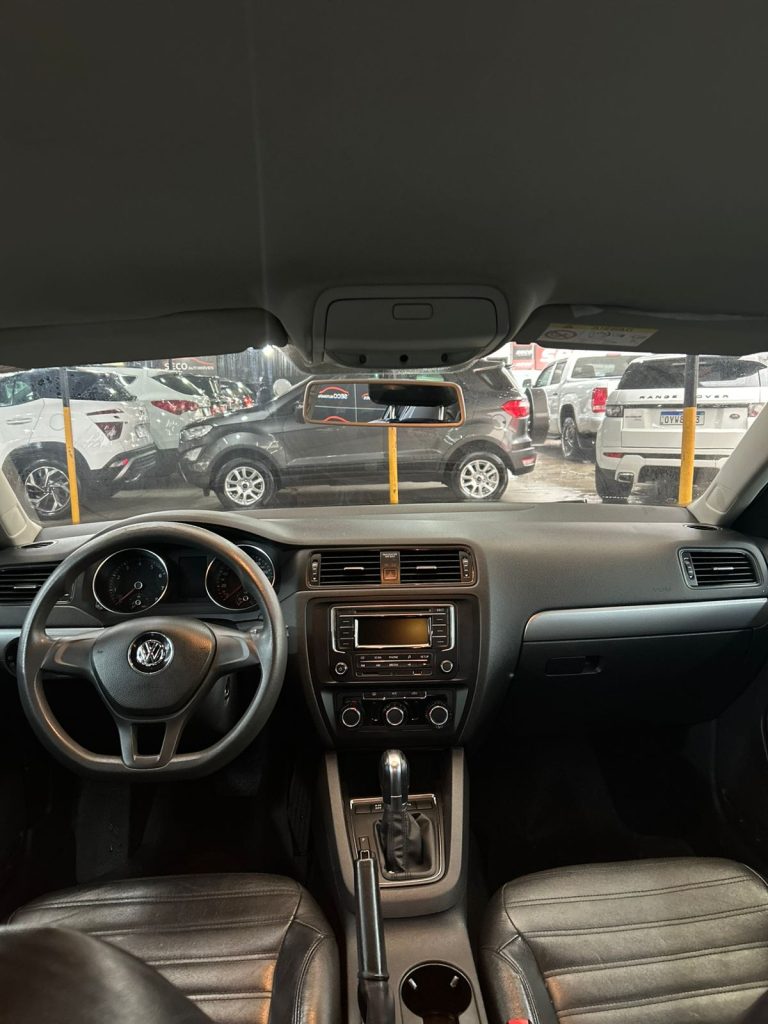 VOLKSWAGEN JETTA TRENDLINE 2.0